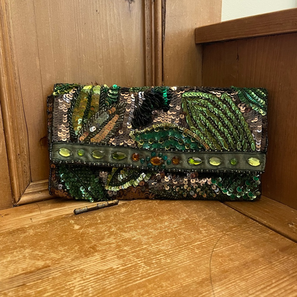 Gorgeous hand-beaded green sequin clutch